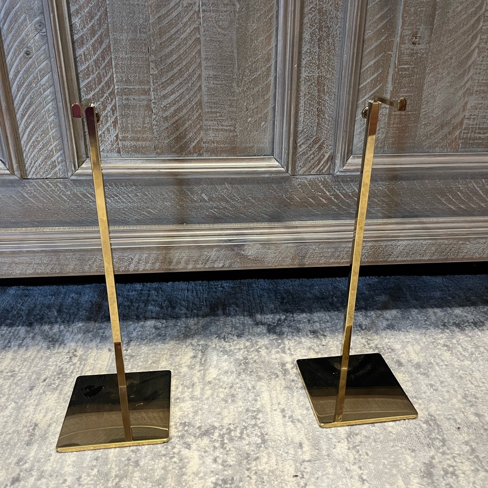2 gold adjustable purse stands for display